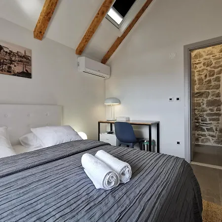 Fjaka Boutique 公寓 *