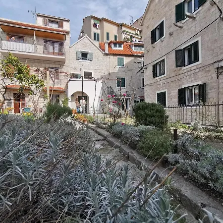 公寓 Fjaka Boutique *