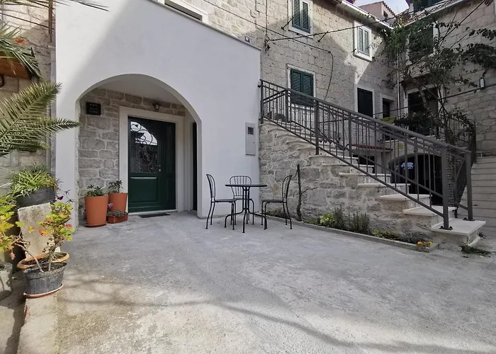 Fjaka Boutique * Split